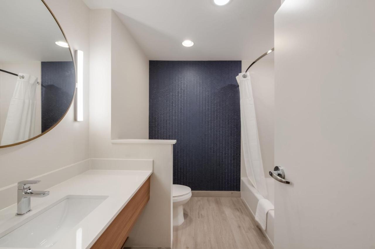 Fairfield By Marriott Inn & Suites Virginia Beach Town Center מראה חיצוני תמונה